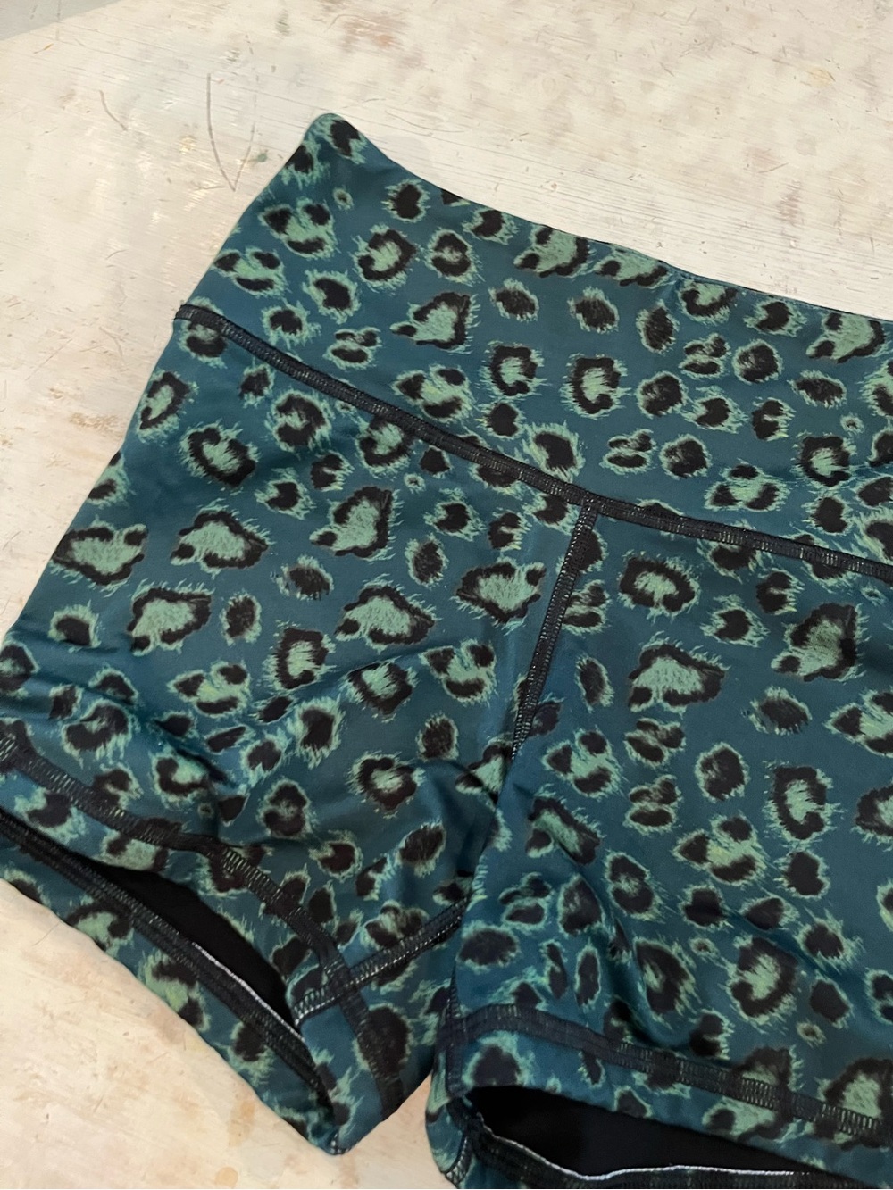 FLEO Night Leopard athletic shorts | size small - Picture 3 of 6